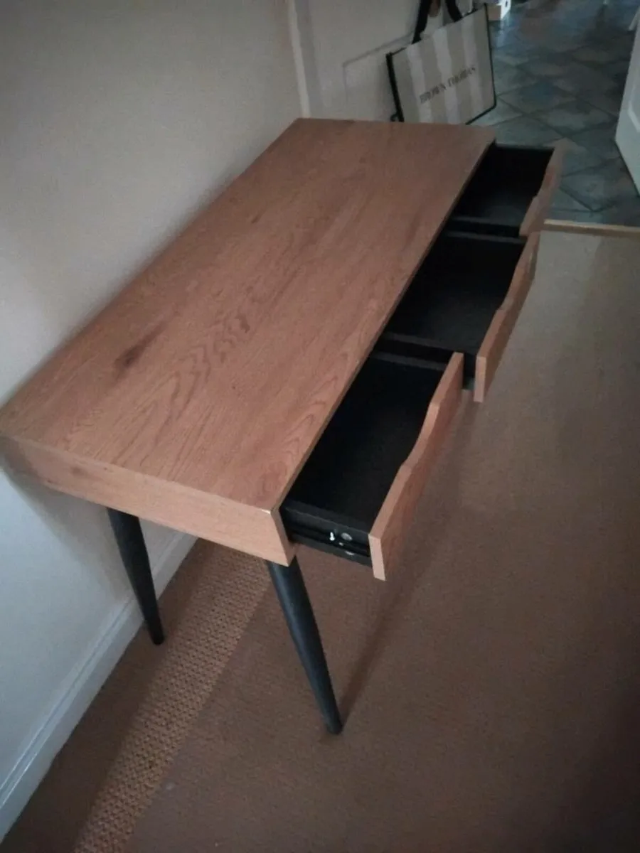 Conputer table - Image 2