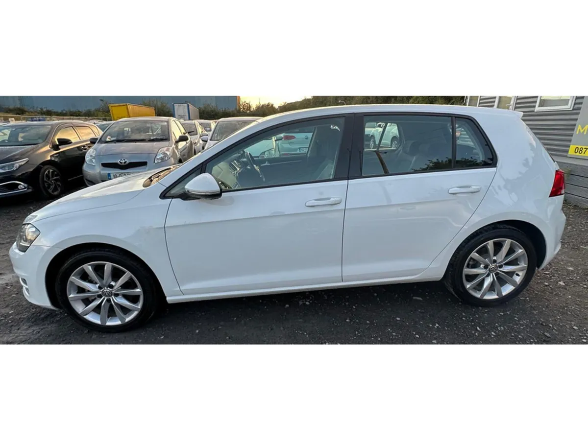Volkswagen Golf 1.4L  TSI Bluemotion Hi-Line Petro - Image 4