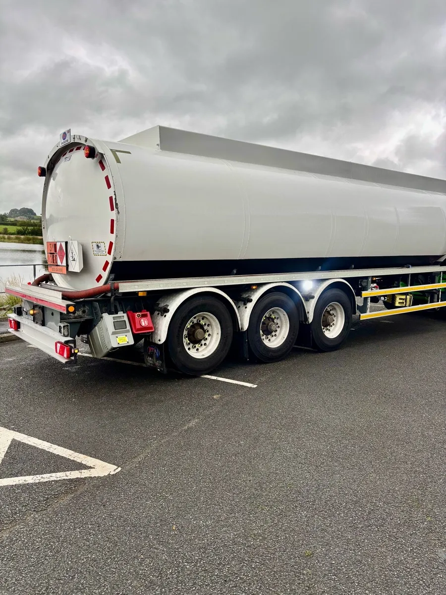 Lakeland Innovator Fuel Tanker - Image 4