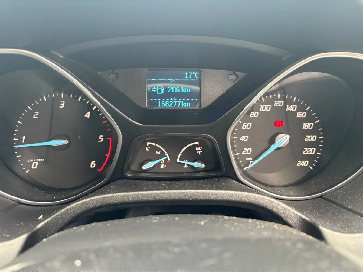 2012 FORD FOCUS NCT 6-26 LOW MILEAGE !! - Image 4