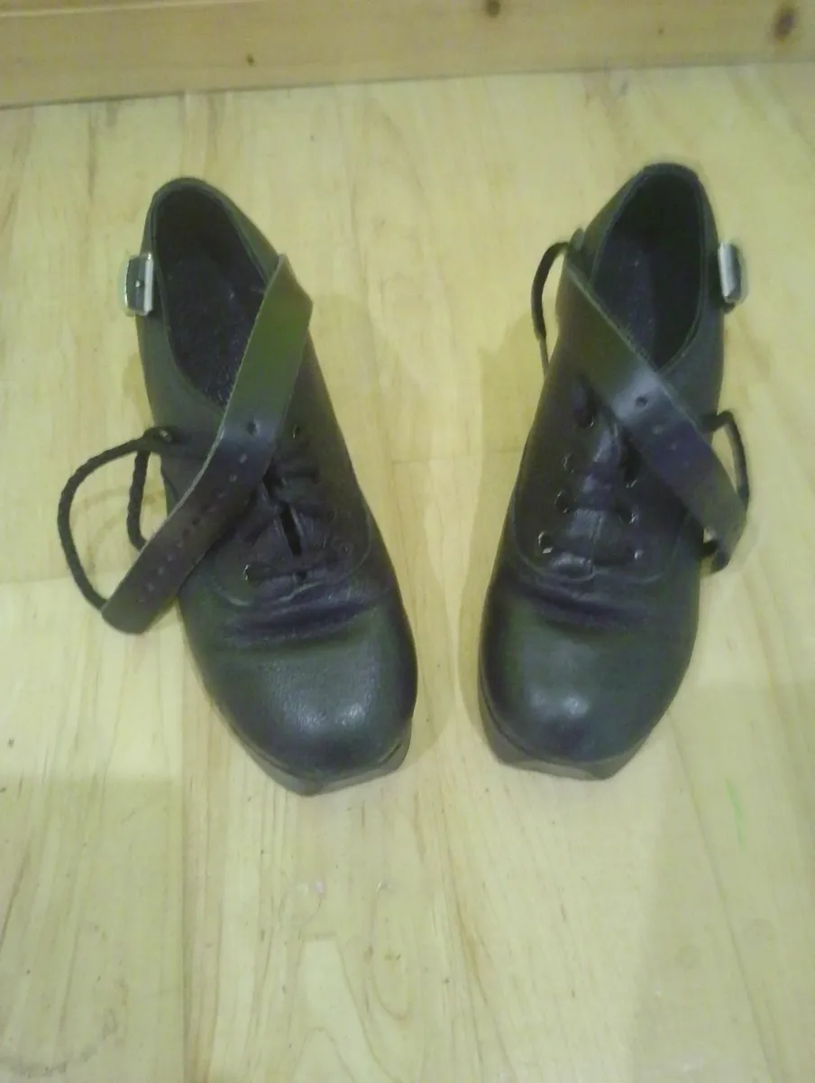 Irish dancing shoes - Image 1