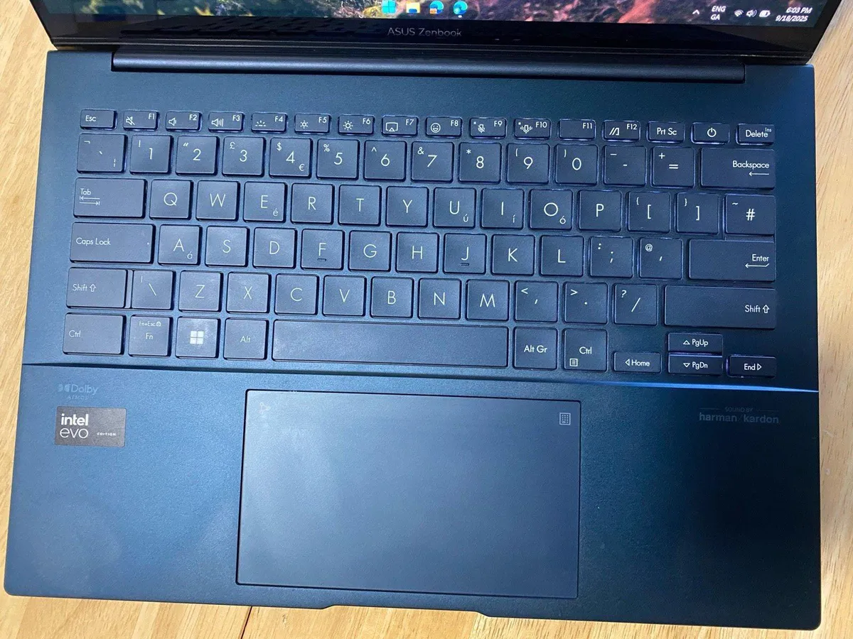 ASUS Zenbook 14 OLED Ultra 9 32gb 1tb SSD - Image 2