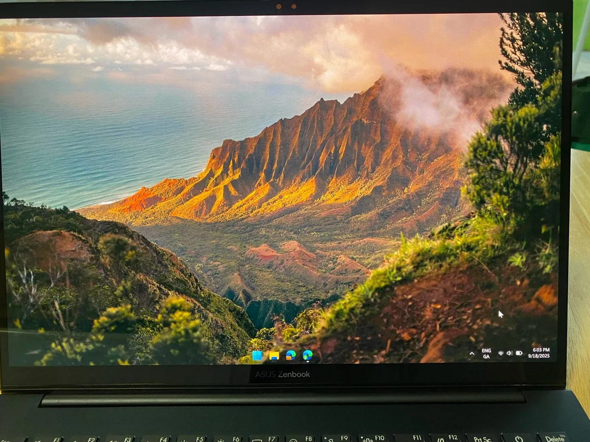 ASUS Zenbook 14 OLED Ultra 9 32gb 1tb SSD - Image 3