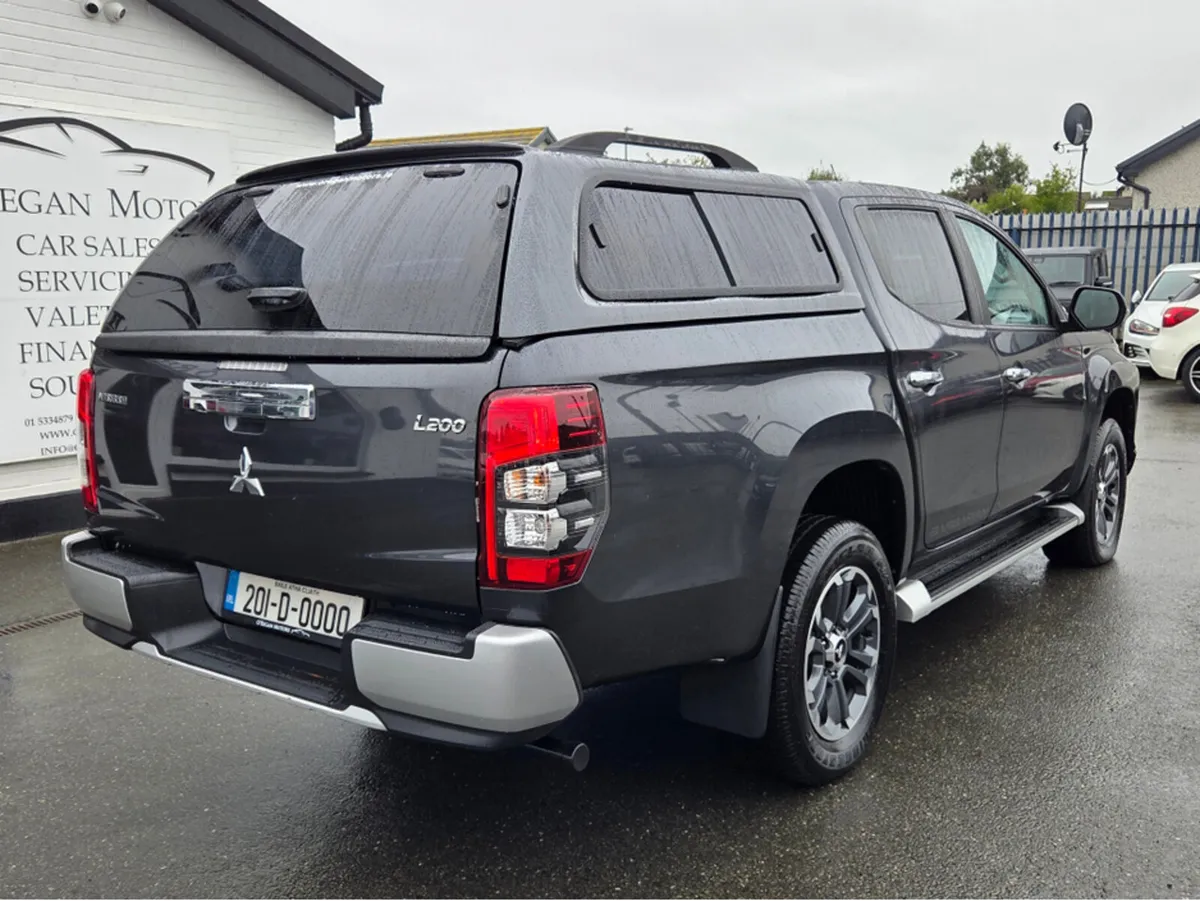 Mitsubishi L200 2.3 DI-D BARBARIAN AUTO - Image 4