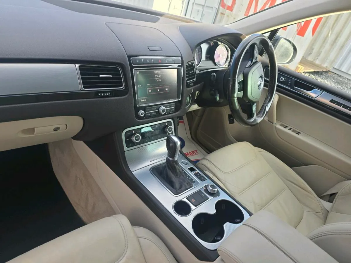 Volkswagen Toureag 5 seat commercial crew cab - Image 4
