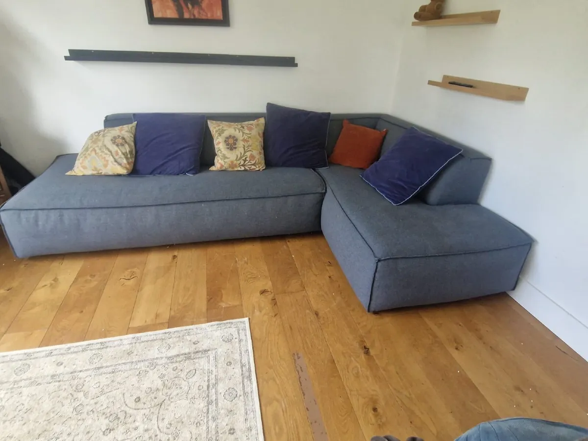 Gorgeous blue designer Couch - Image 2