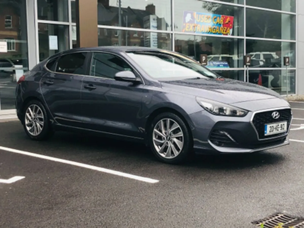 Hyundai i30 Fastback 1.0 Petrol - Image 3