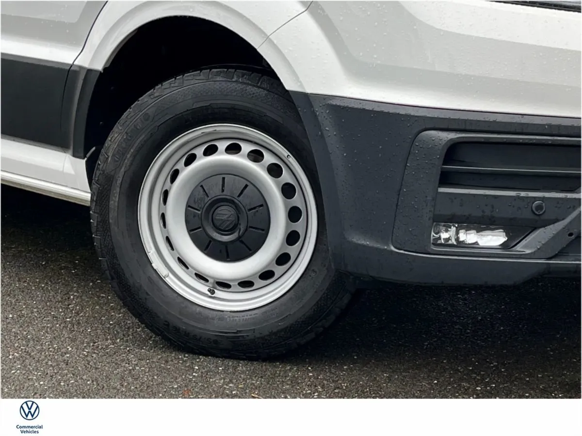Volkswagen Crafter Trendline 30 Medium Wheel Base - Image 2