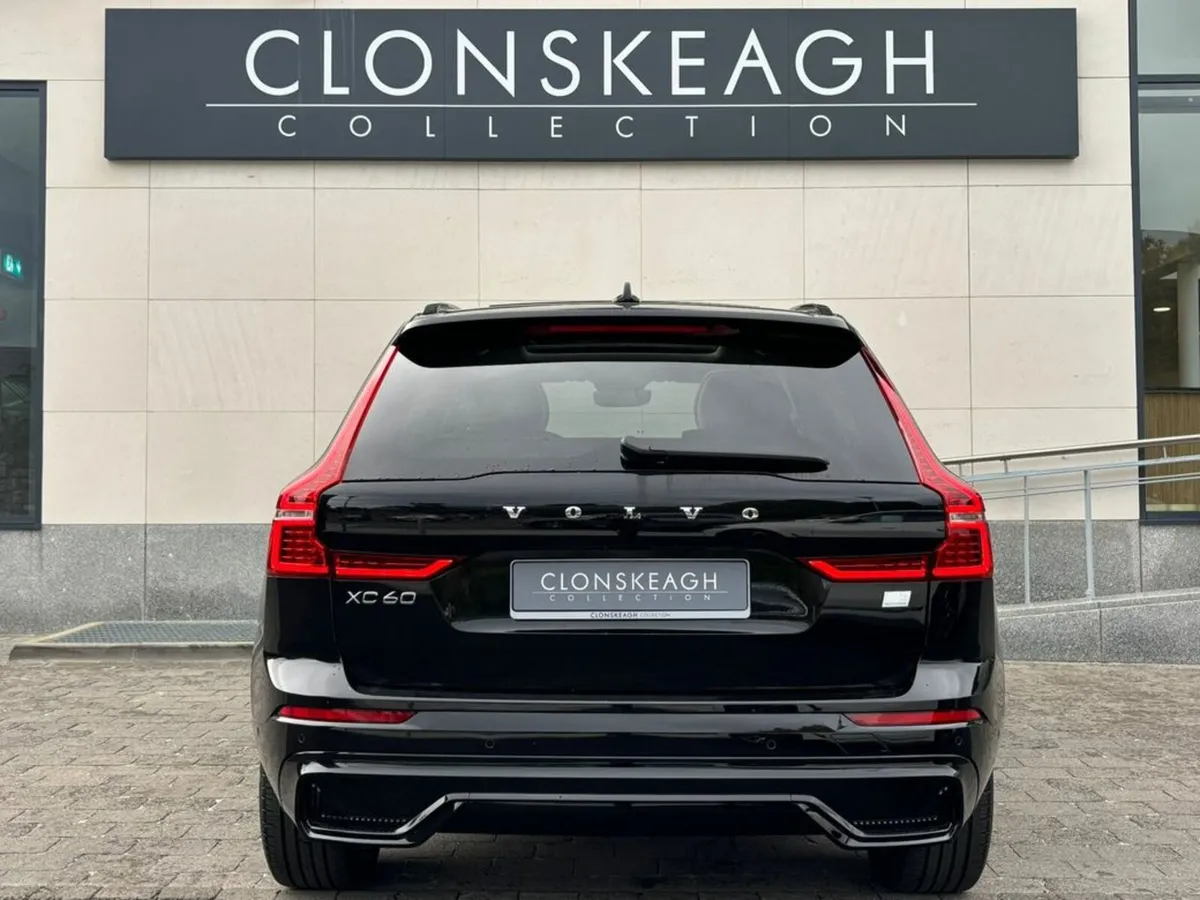 Volvo XC60 T6 RECHARGE PHEV 350HP PLUS DARK, LIGHT - Image 4