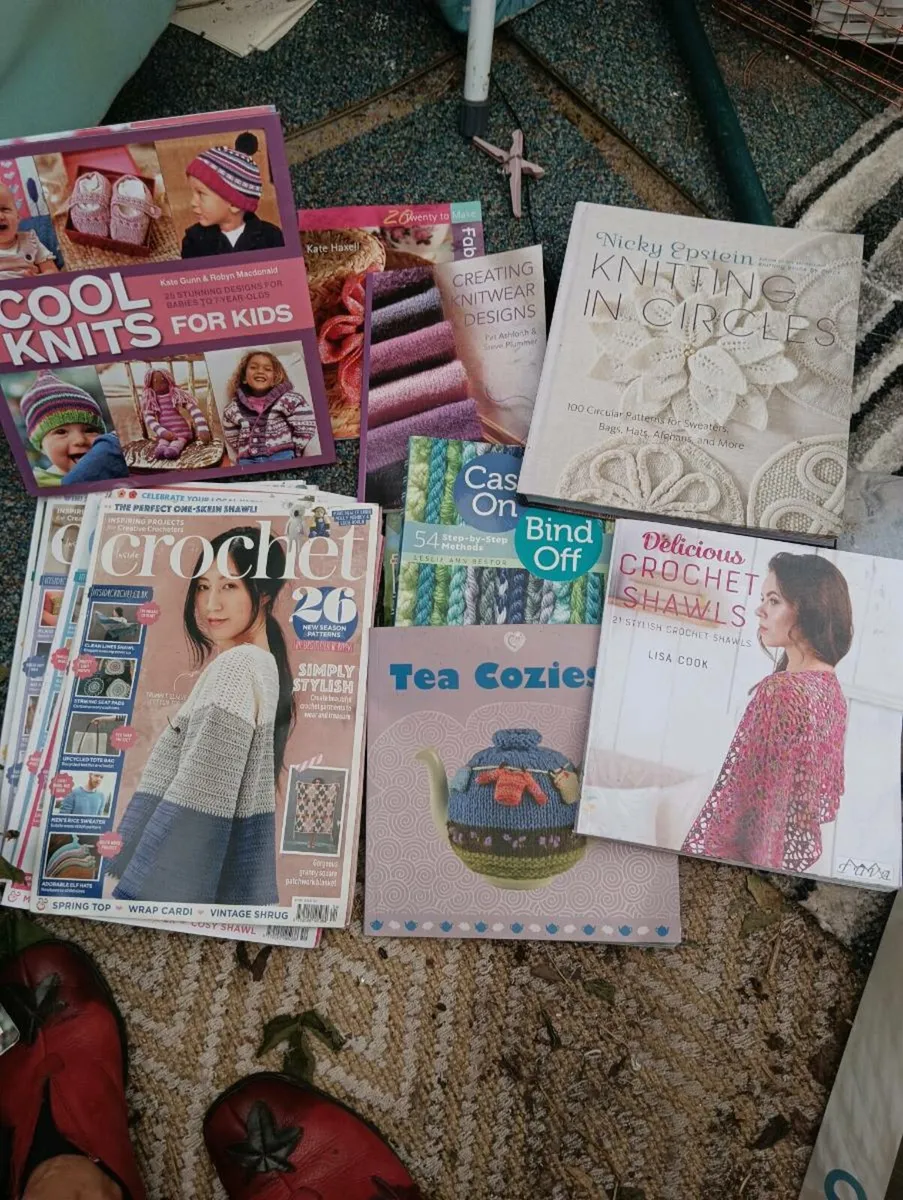 Lots of crochet books lot for 25 Euro - Image 1
