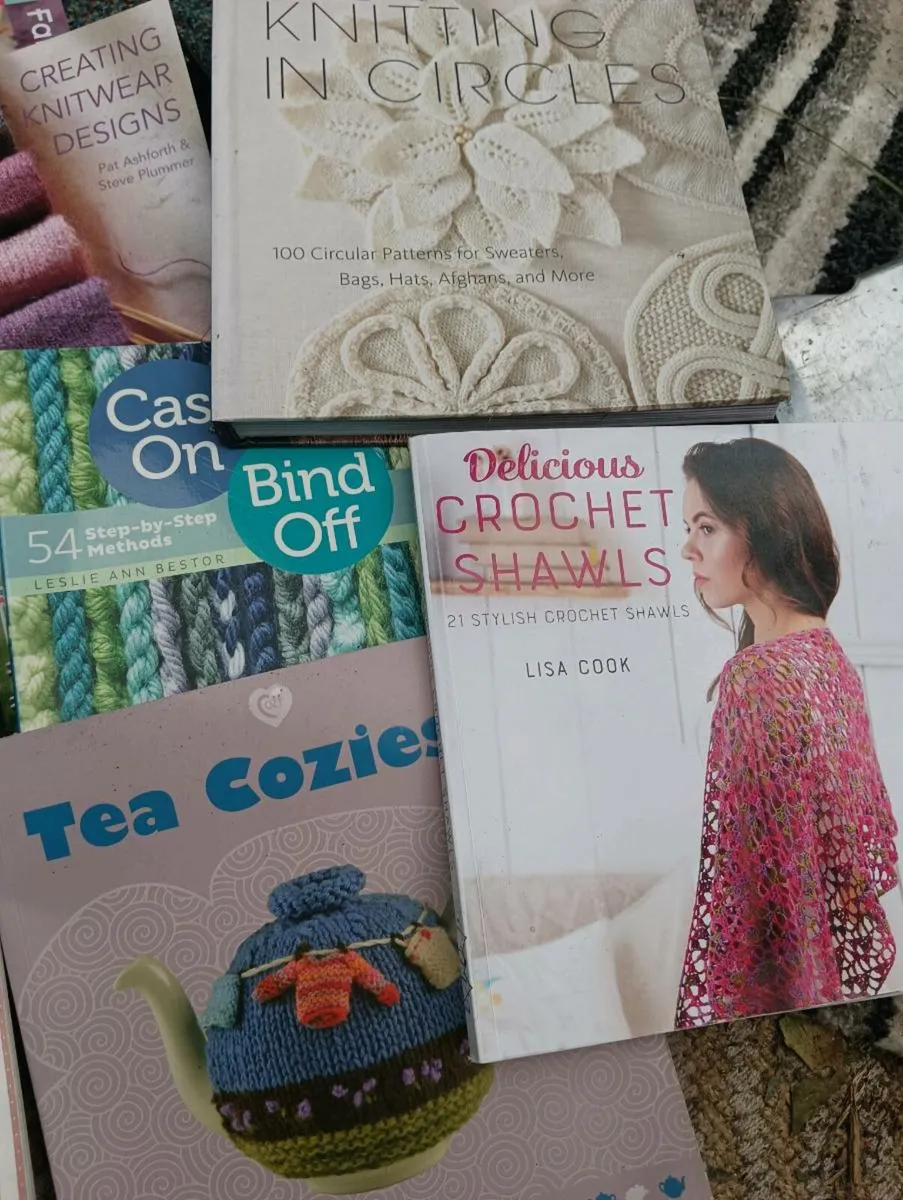 Lots of crochet books lot for 25 Euro - Image 2