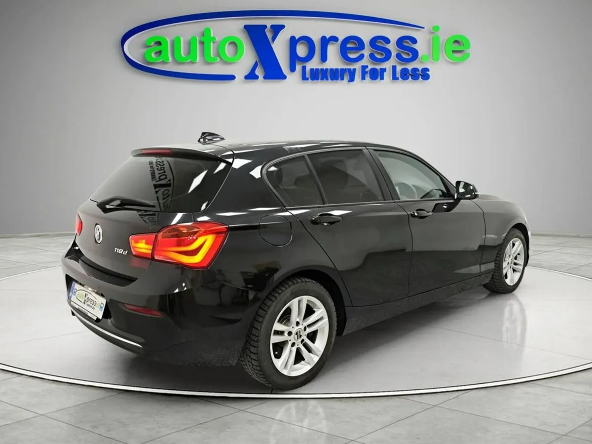 BMW 1-Series 118D SPORTS Automatic, Reversing came - Image 3
