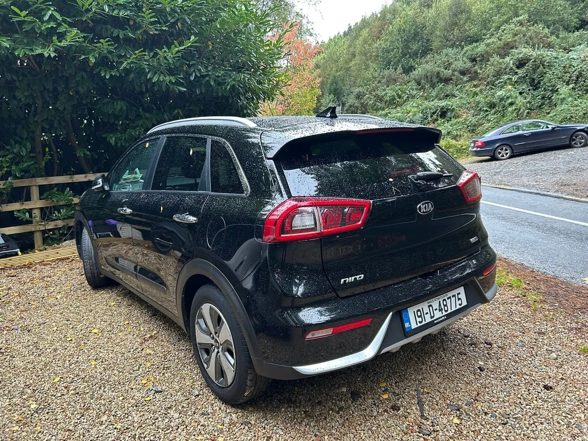 Kia Niro 2019 hybrid - Image 2