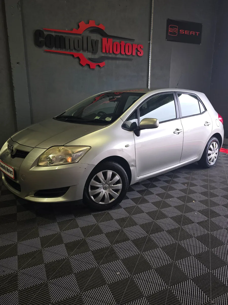 Toyota Auris 2007 - Image 1