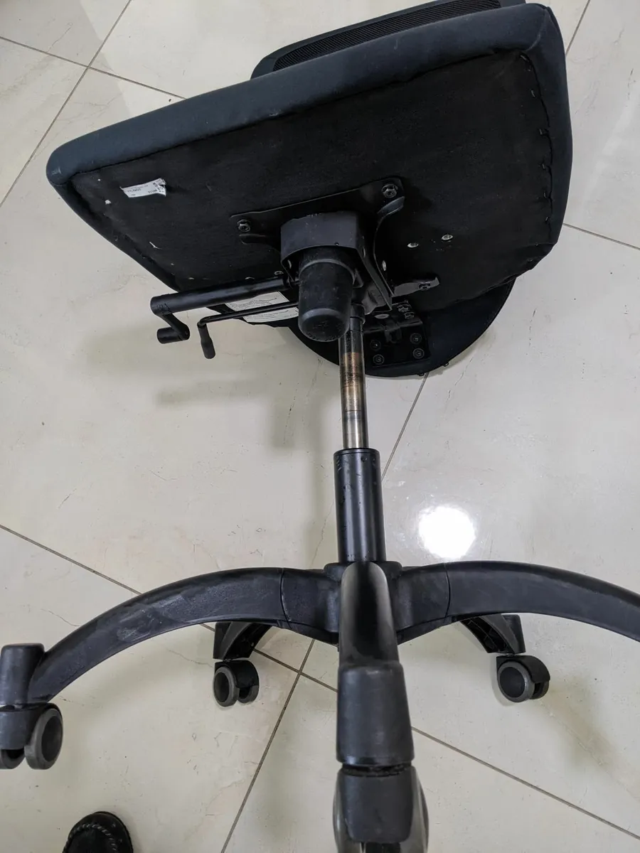 Office Chair - Image 3