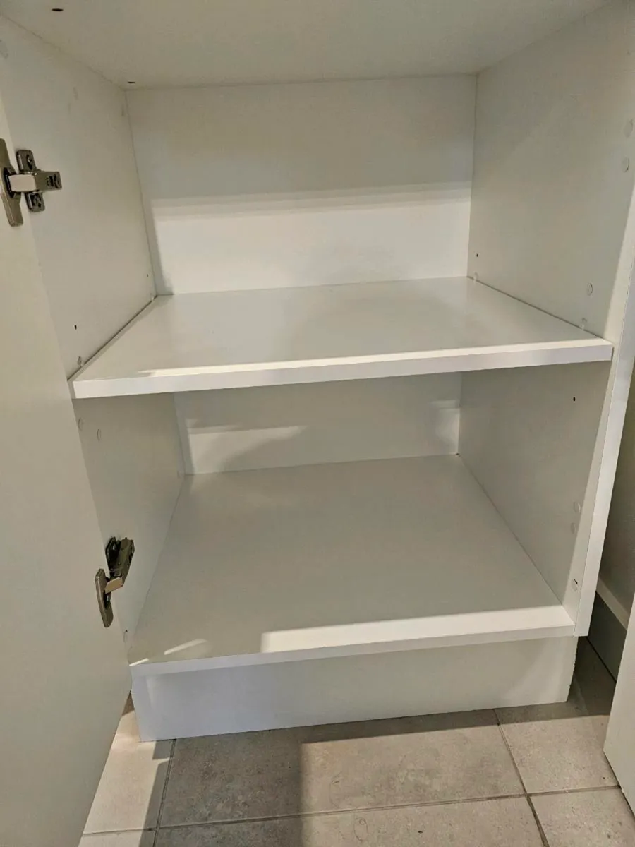 Kitchen cabinet - Image 3