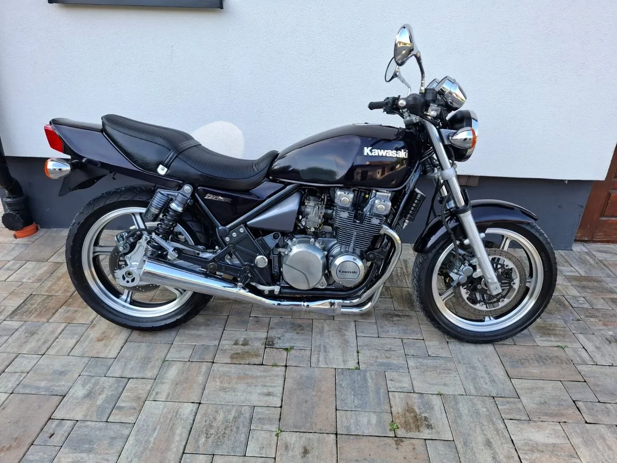 Kawasaki zephyr 550 - Mint 11800 miles - Image 1
