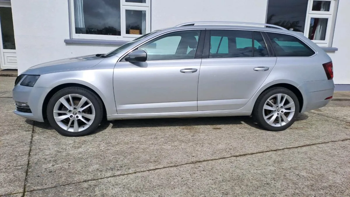 2017 Skoda Octavia Estate ~Spotless Condition~ - Image 3