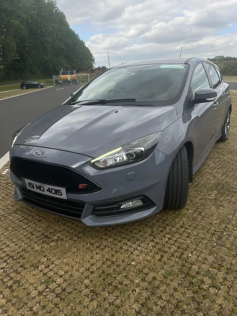 Ford Focus ST Stealth Grey - Image 3