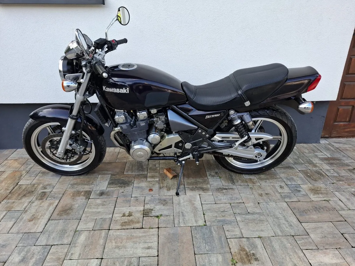 Kawasaki zephyr 550 - Mint 11800 miles - Image 2