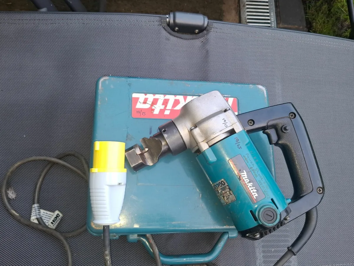 Makita Nibbler JN3200  steel 3.2mm - Image 1