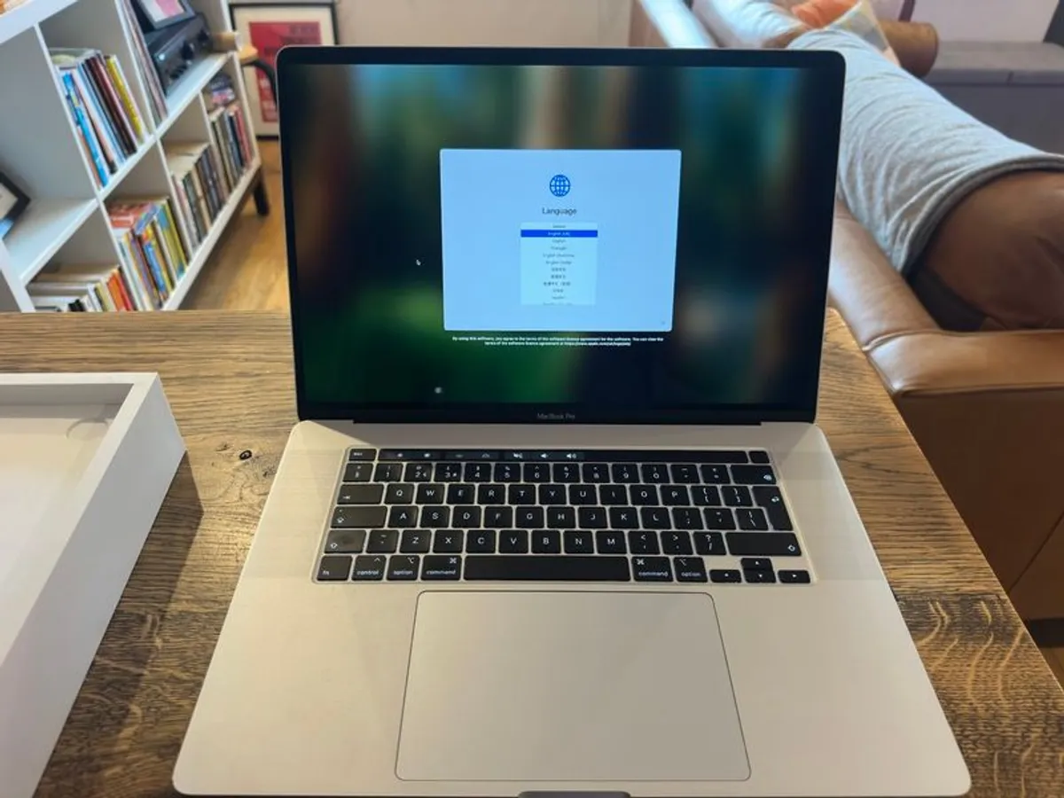 2019 Macbook Pro 16" - Image 4