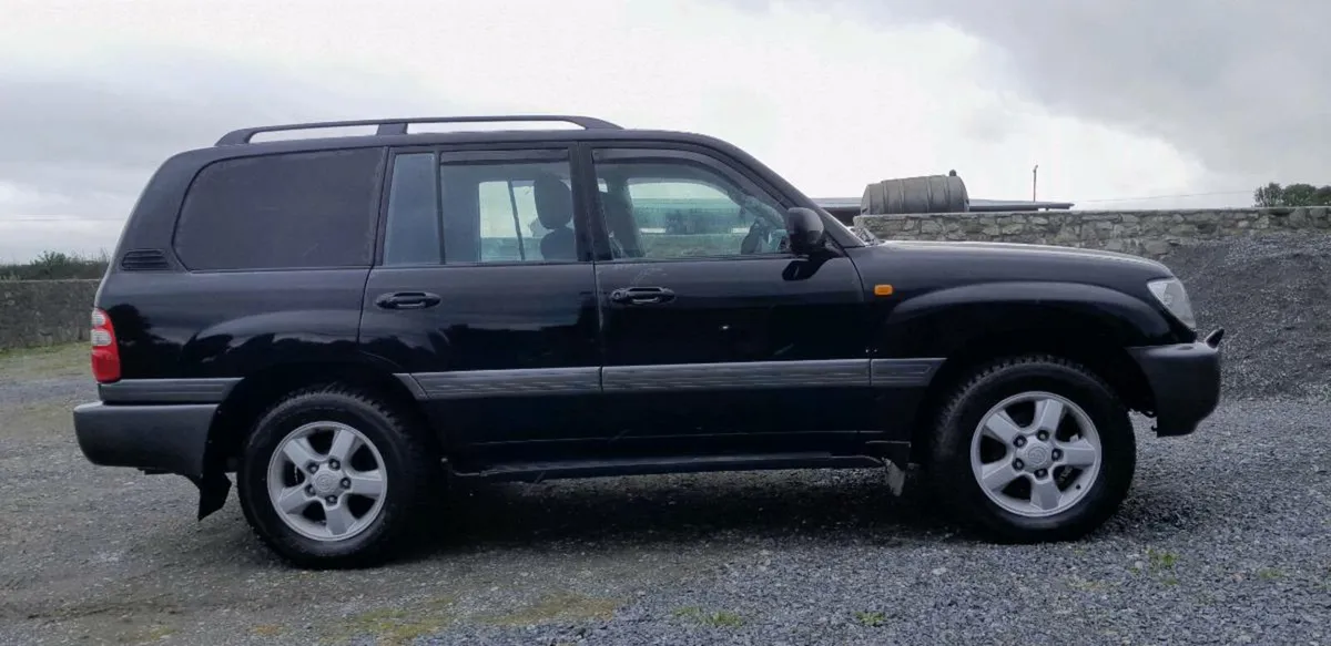 Toyota Landcruiser amazon - Image 3