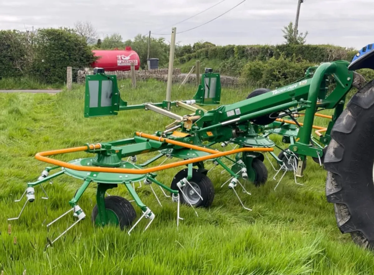 MALONE TEDD-AIR 570 4 ROTOR NEW TEDDER - Image 4