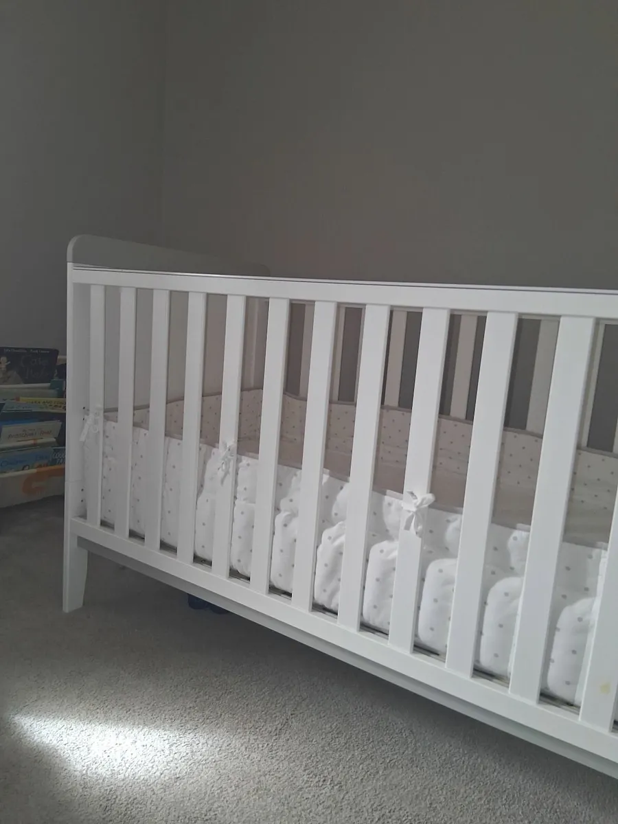 Baby Elegance Haddington Cot Bed with changing uni - Image 4