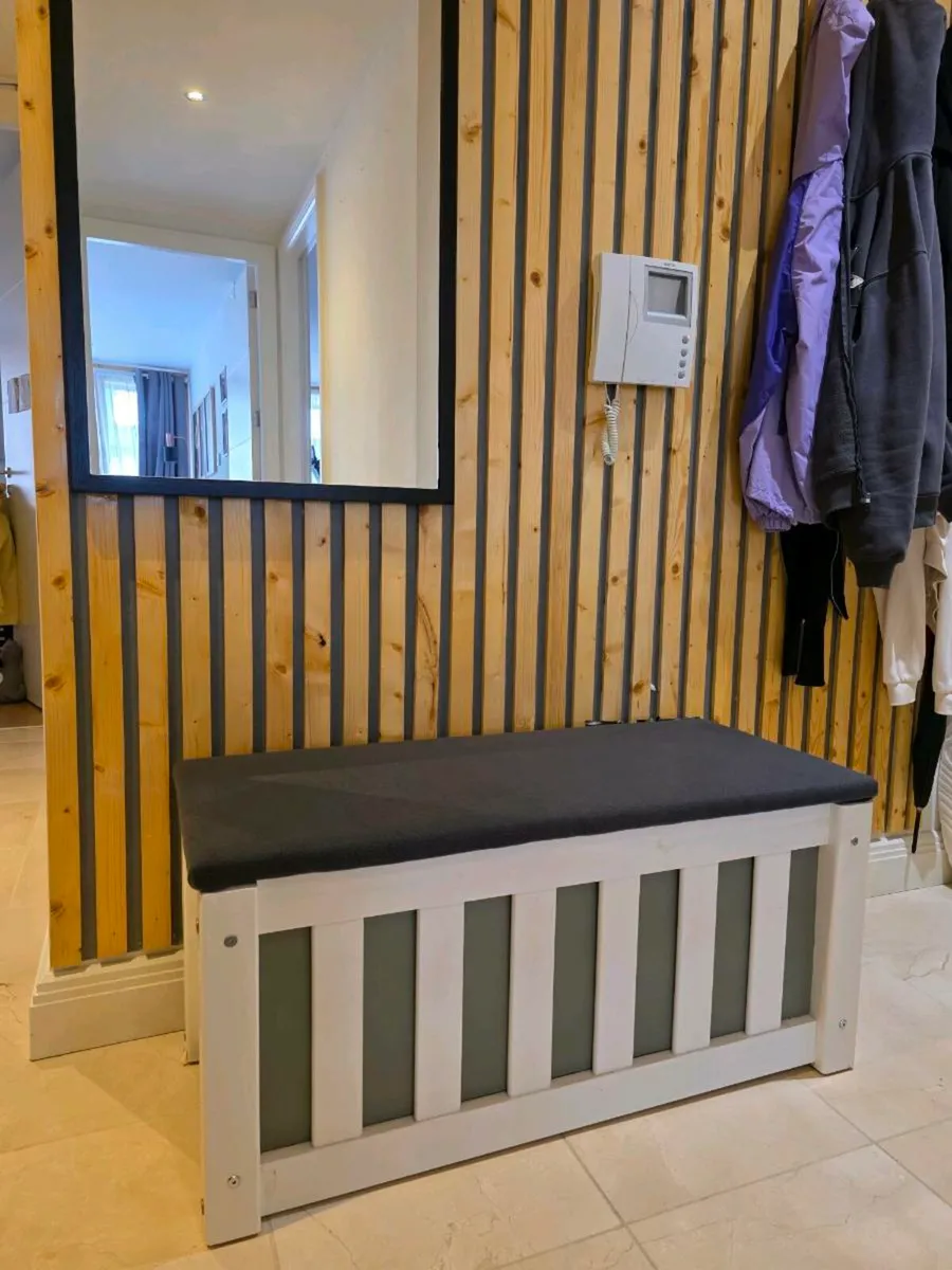 Wooden solid Storage seating bench
100cm - Image 1