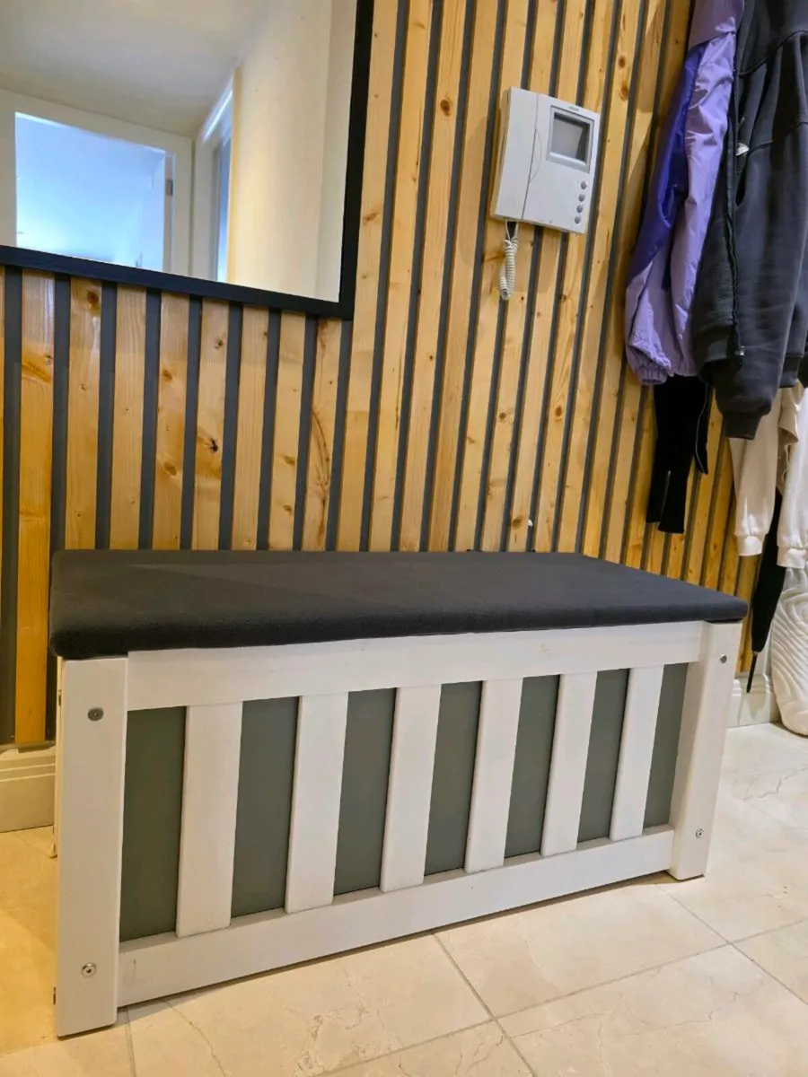 Wooden solid Storage seating bench
100cm - Image 2
