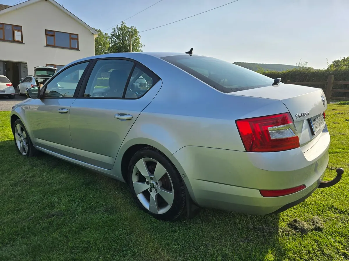 Skoda Octavia 150bhp Low Miles - Image 4