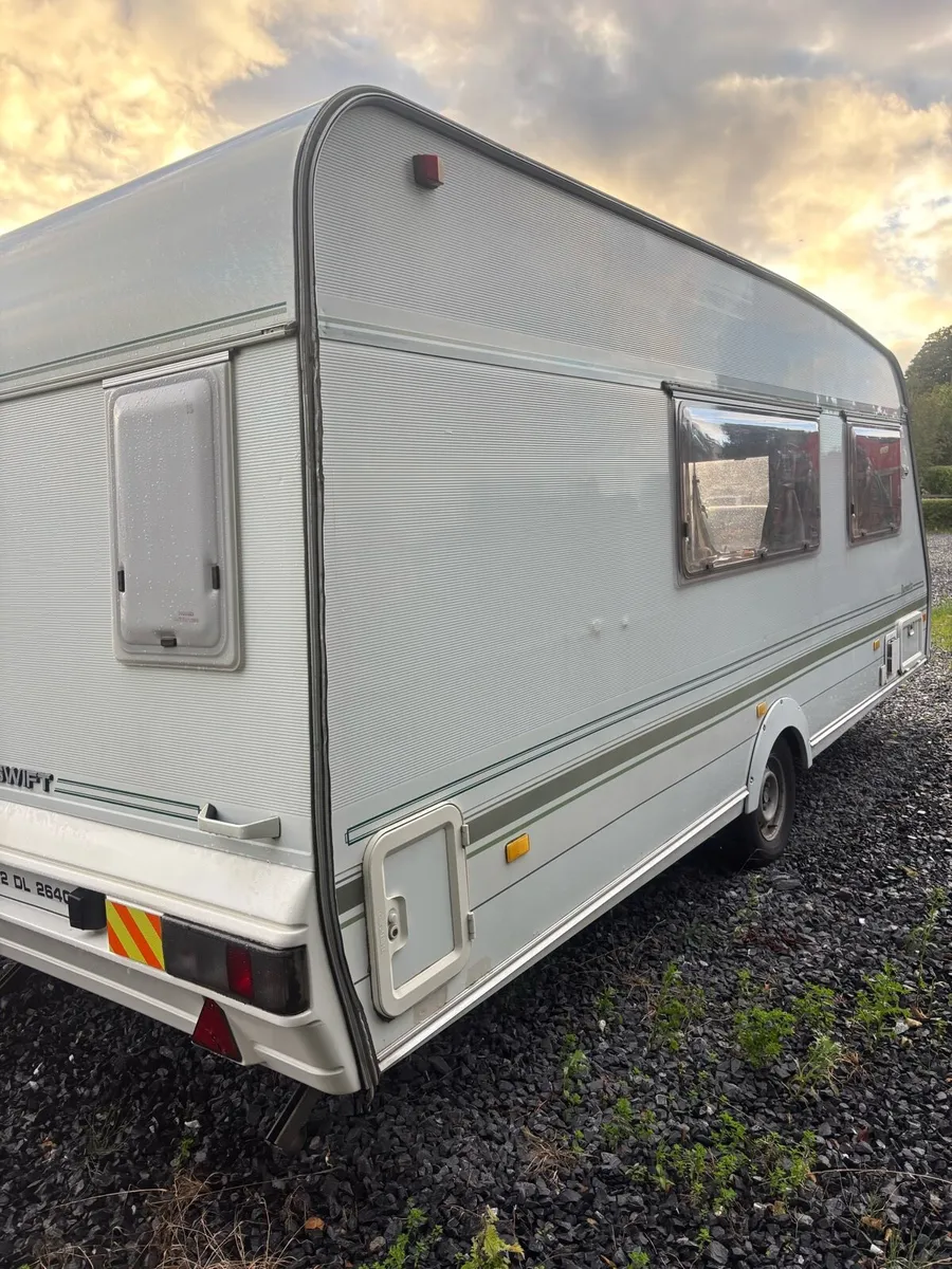 Swift Baronette caravan - Image 3