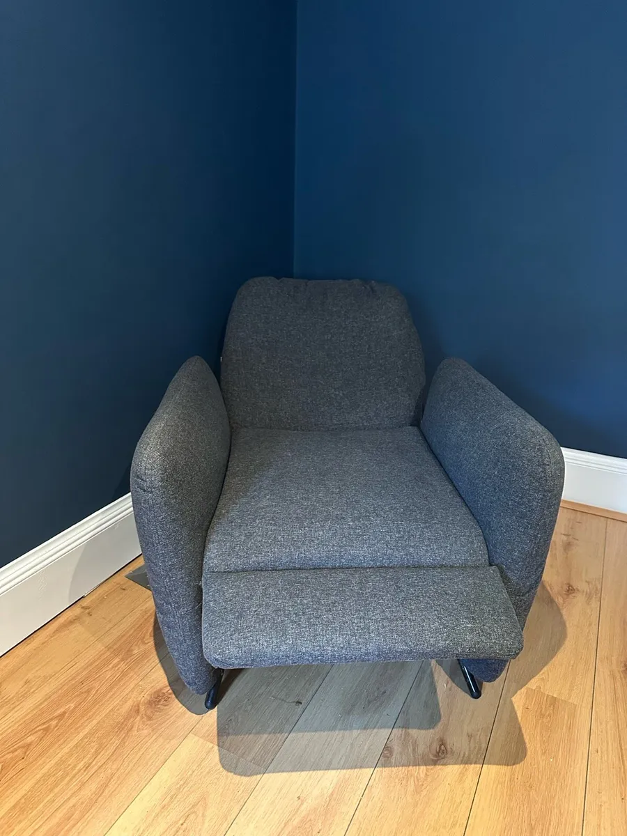 Recliner chair - Image 1