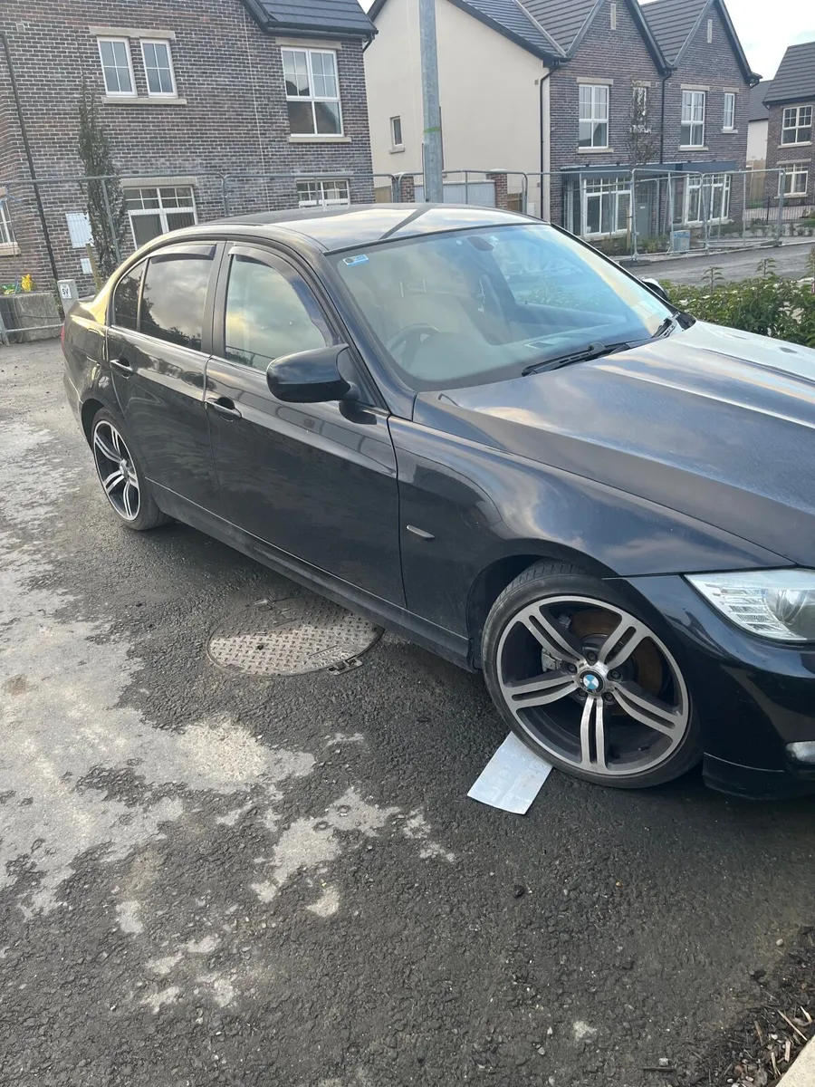 E90 BMW - Image 1