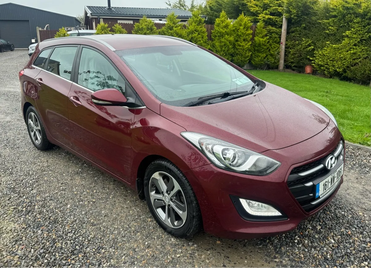 Hyundai i30 Estate - Image 1
