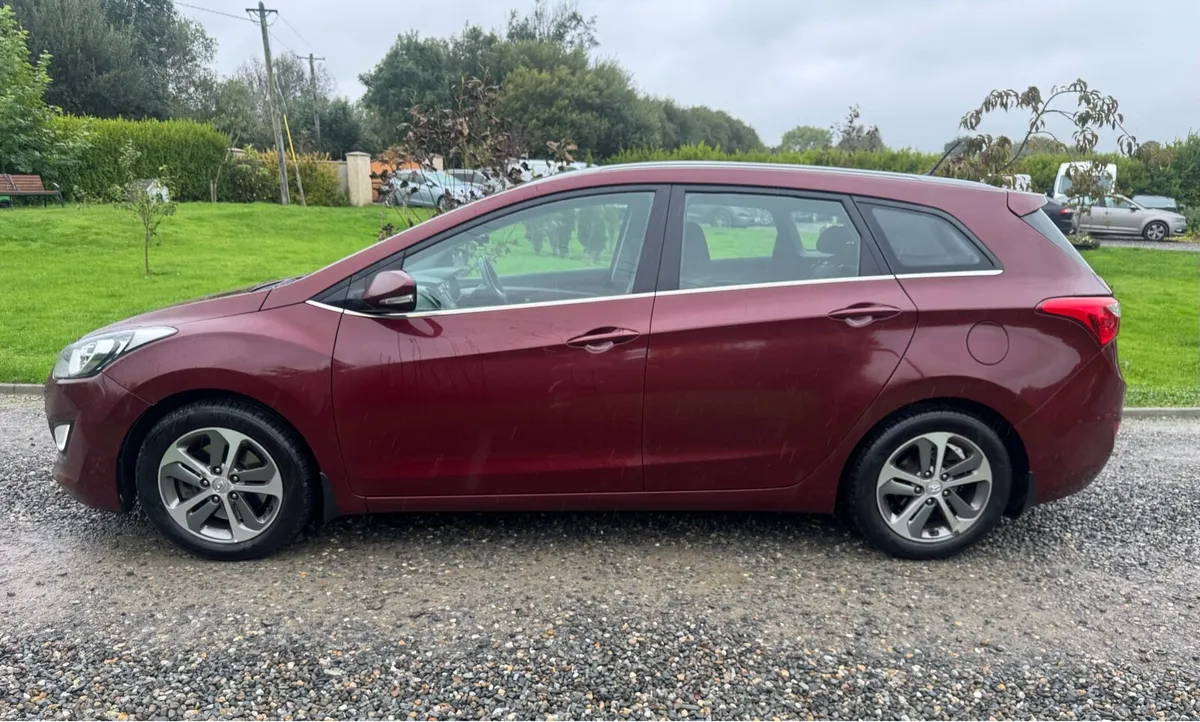 Hyundai i30 Estate - Image 3
