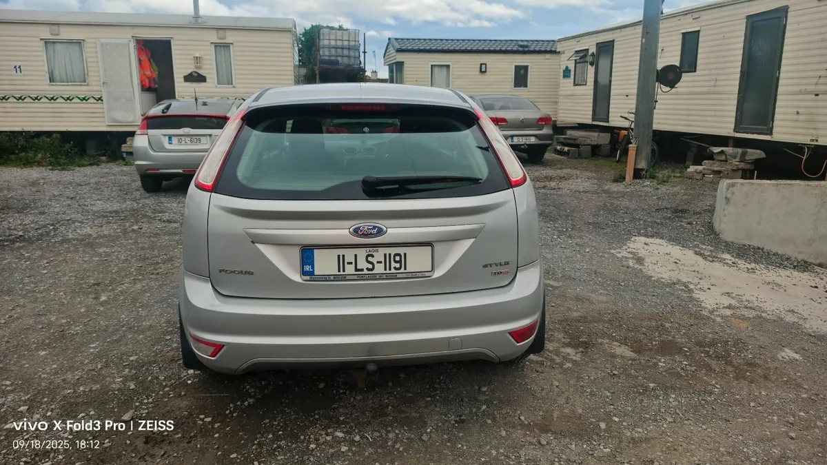 Ford Focus 2011 - Image 3