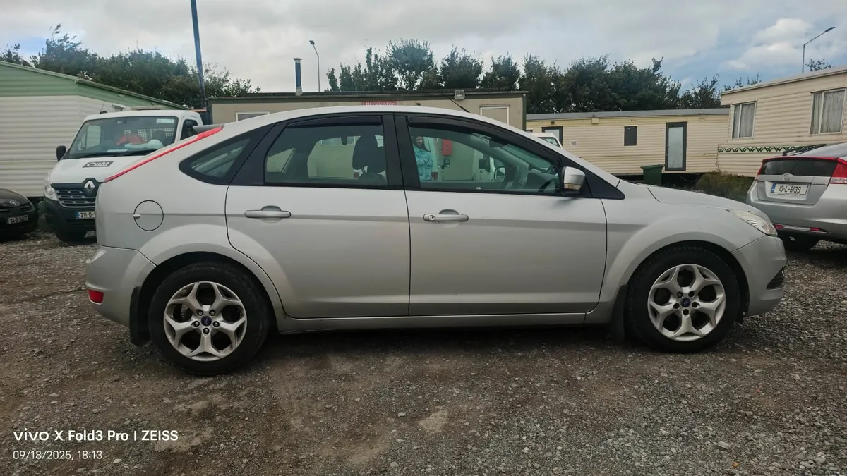 Ford Focus 2011 - Image 4