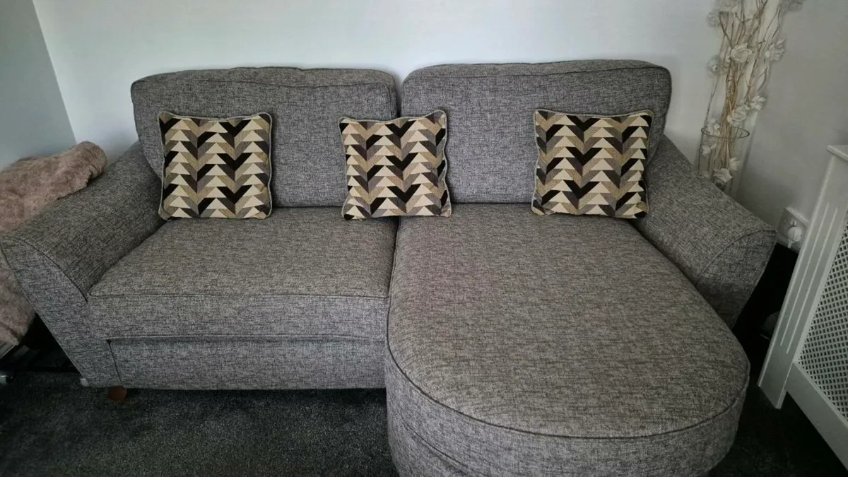 Couch - Image 2