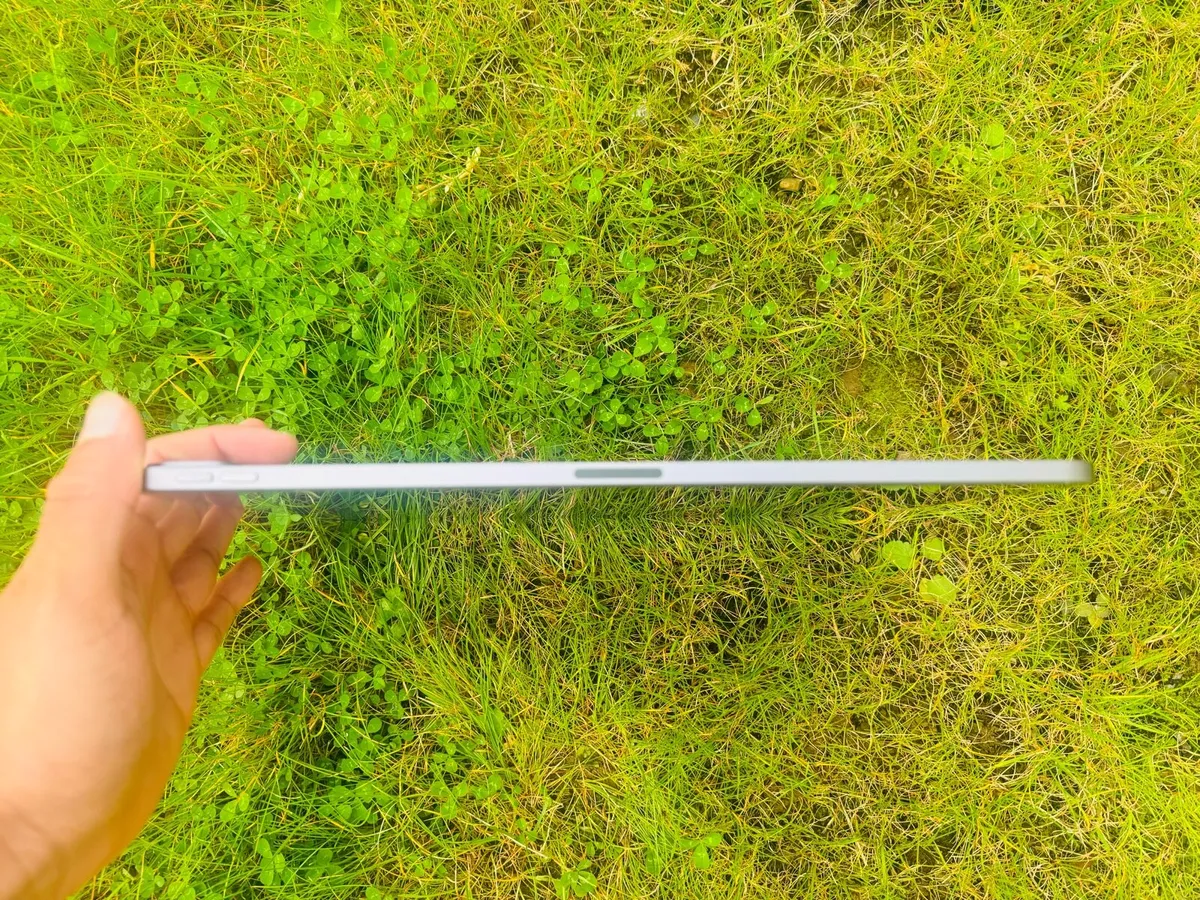 IPad Pro 12.9 inch 5th gen + Magic Keyboard - Image 4