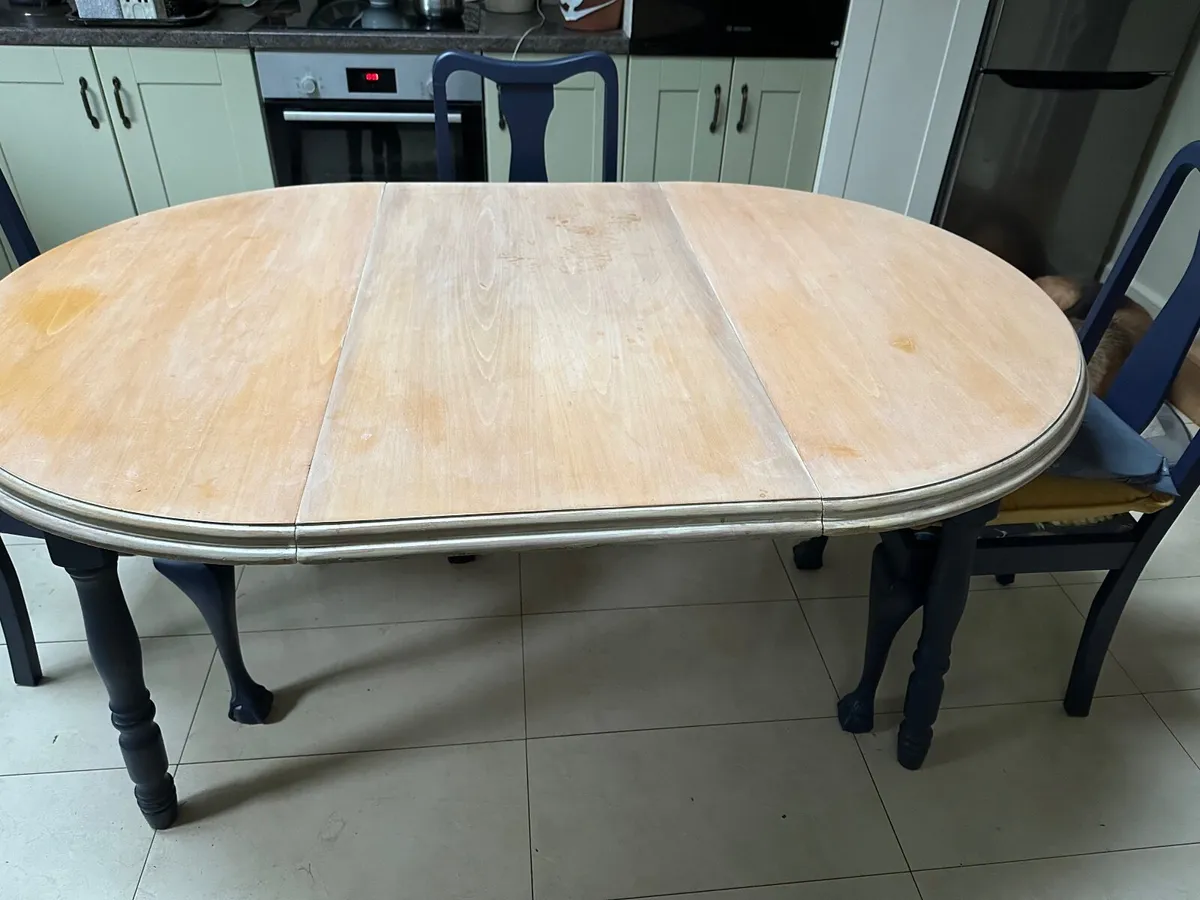 Kitchen table and 4 chairs - Image 1