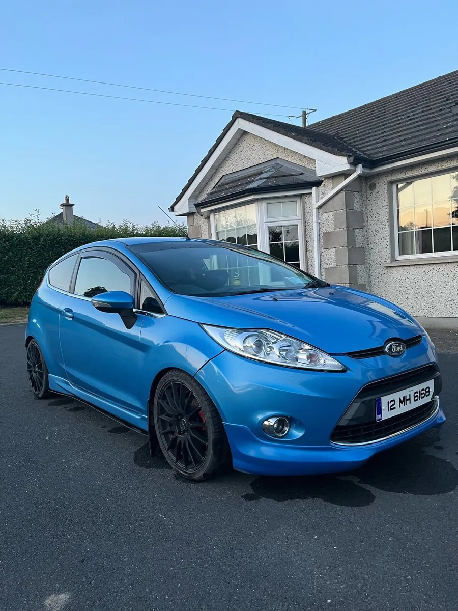 2012 ford fiesta - Image 1