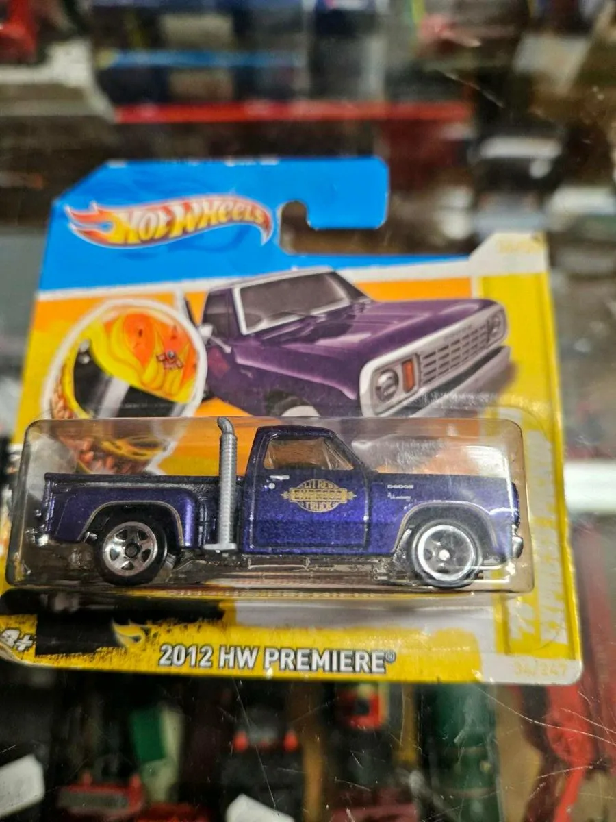 Corgi Hotwheels 2012 Premier Dodge Express - Image 2