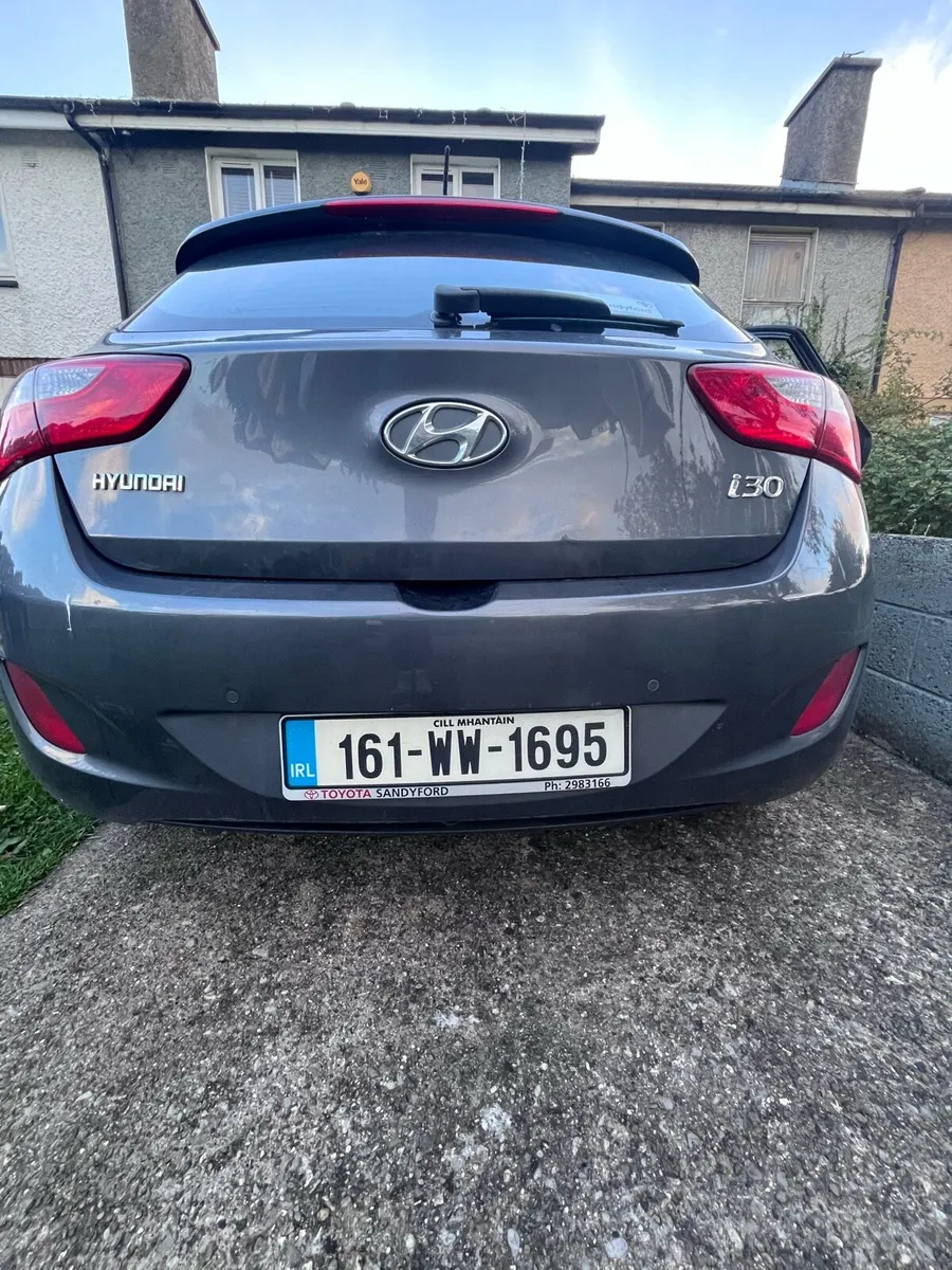 2016 Hyundai Deluxe i30 Hatchback Grey Diesel 1.6L - Image 2