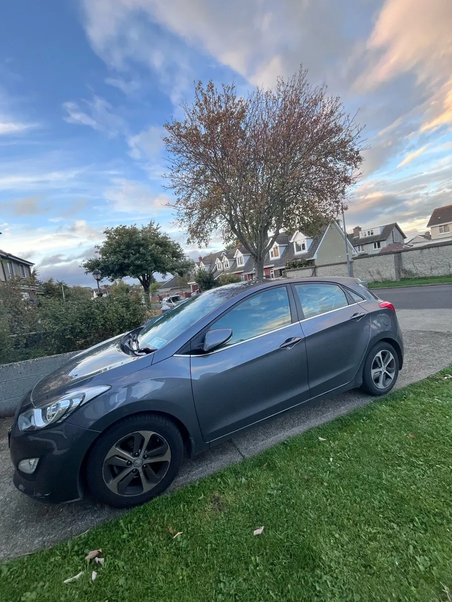 2016 Hyundai Deluxe i30 Hatchback Grey Diesel 1.6L - Image 3