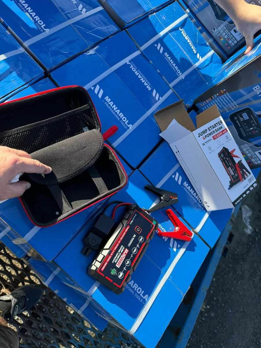 12V / 24V jump starter and power bank - Image 2