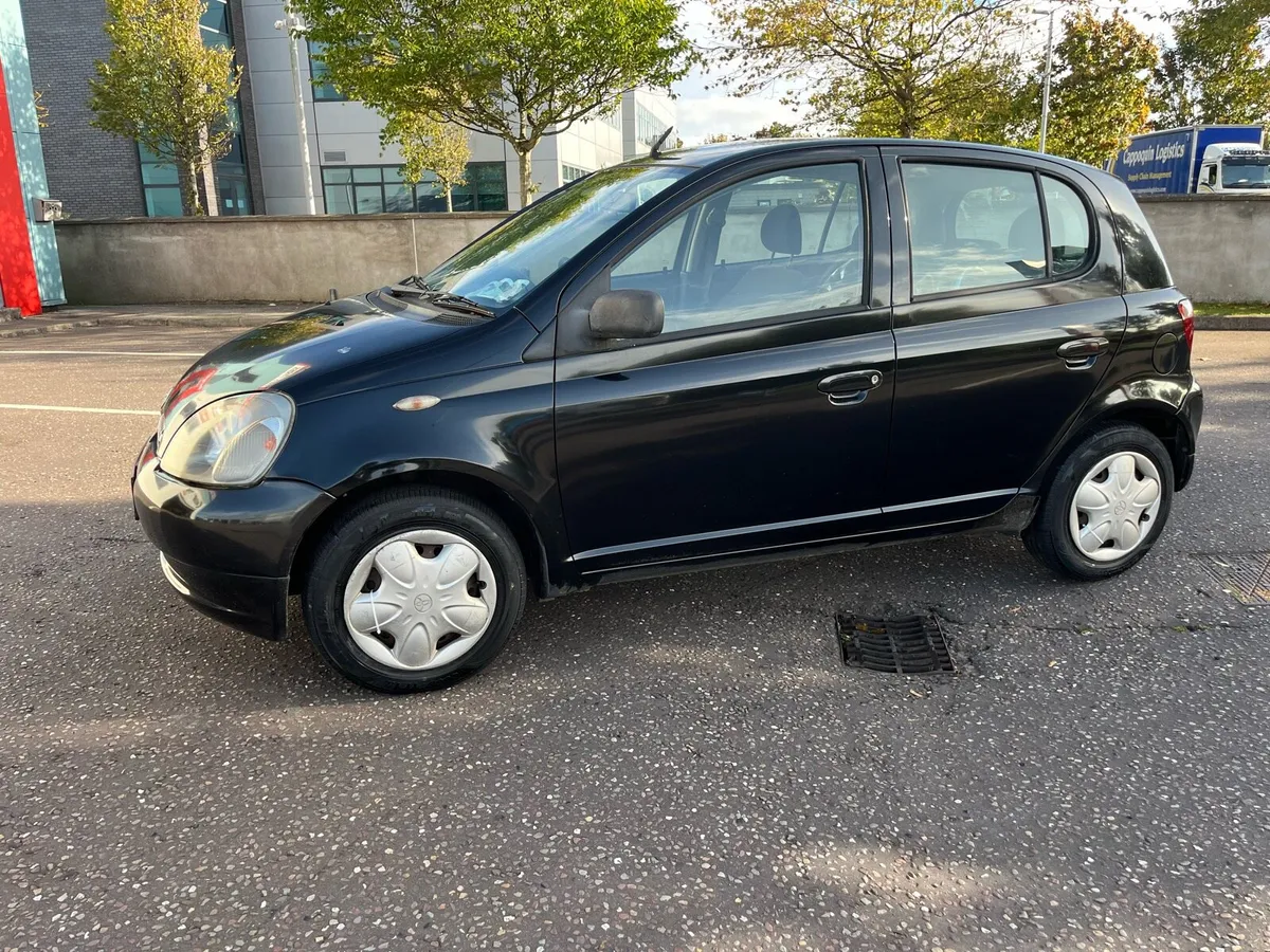 2003 Toyota yaris - Image 4