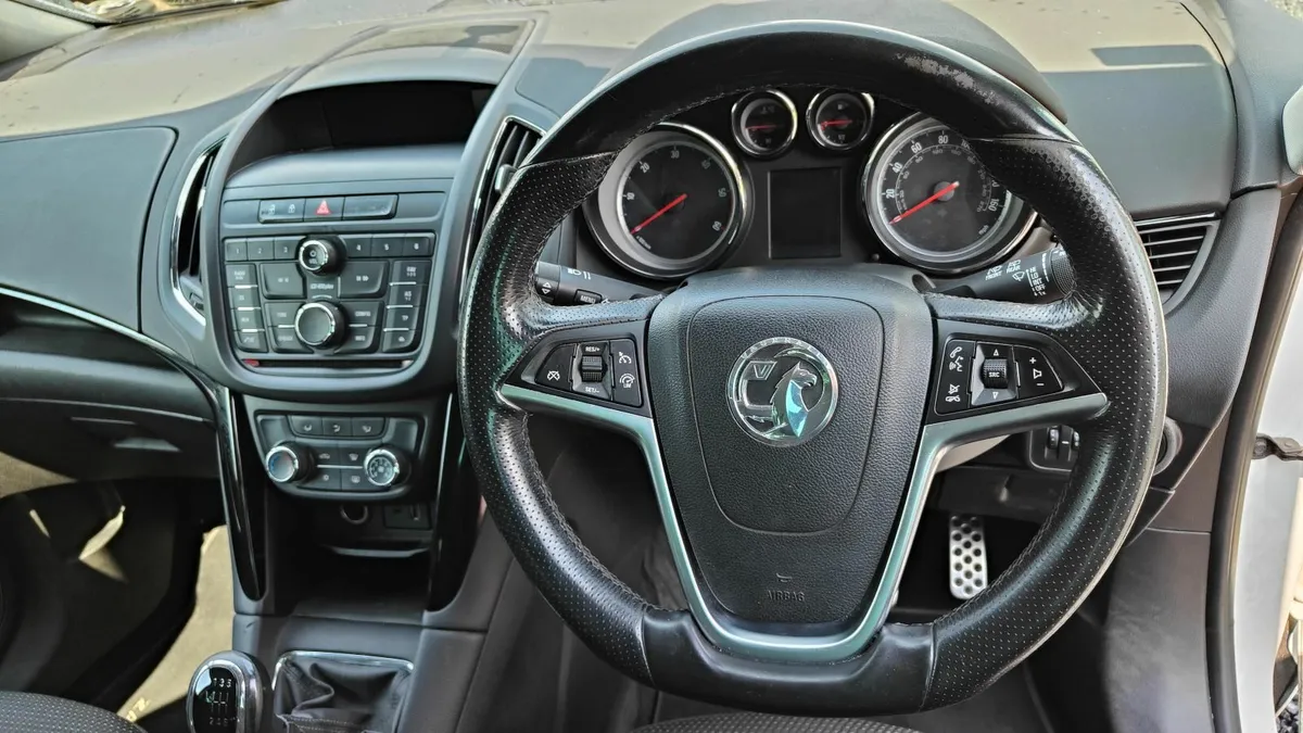 Vauxhall Zafira SRI Tourer 2014 - 7 seater - Image 3