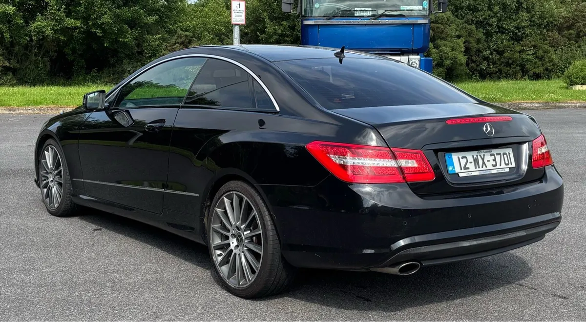 Car - Image 3